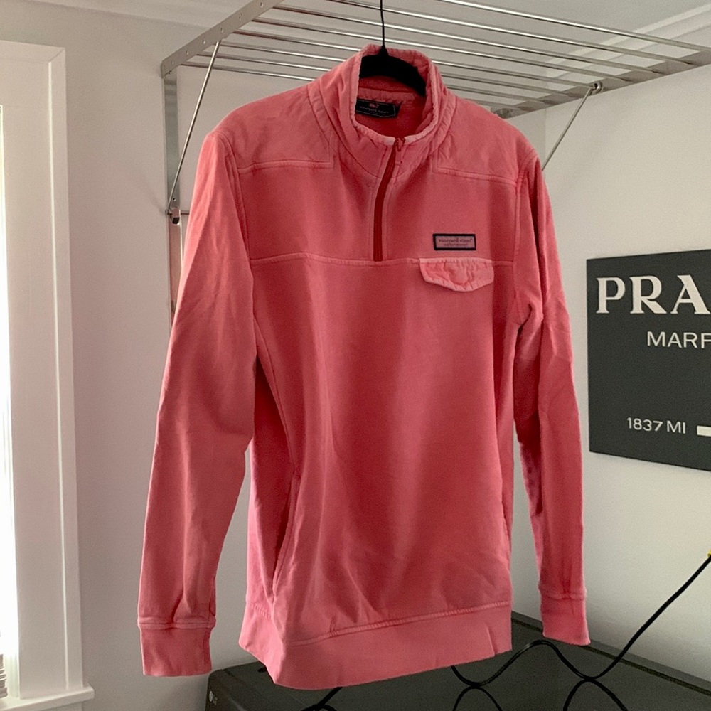 Men’s size S vineyard vines shep shirt with hoodie pocket in weathered peach